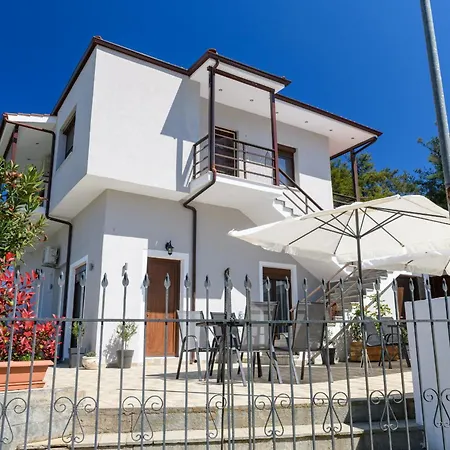 Aspa's House Aparthotel 3*